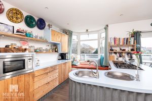 Photo 43- click for photo gallery